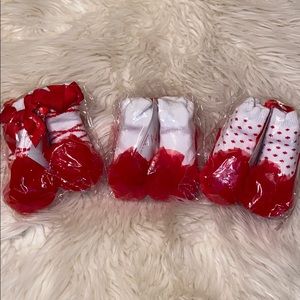 š„ 3/$15 š„ Set of three mud Pie socks.
